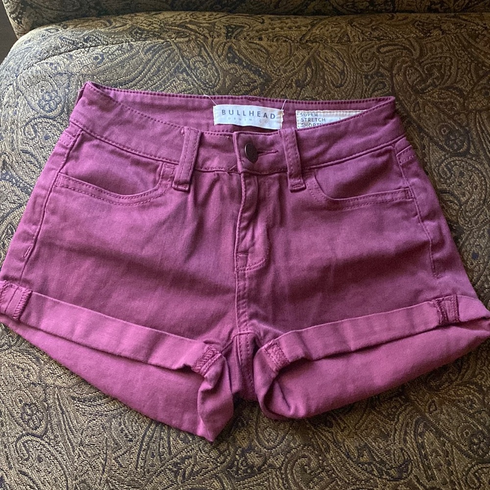 Bullhead purple red shorts